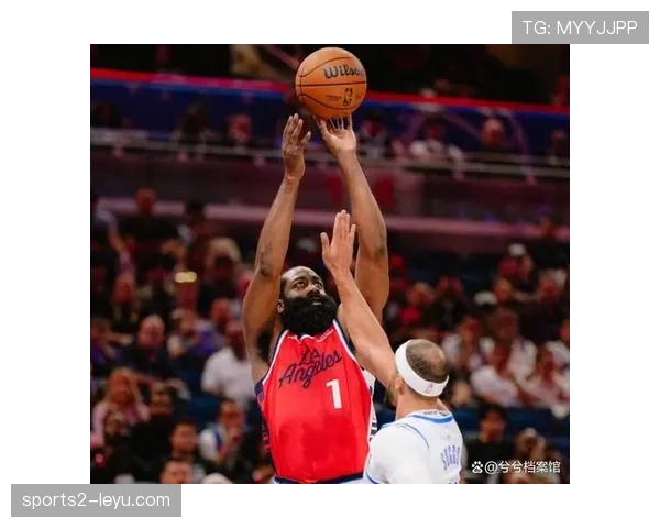 加勒特冲撞纪录逼近历史 布朗防守核心独木难支